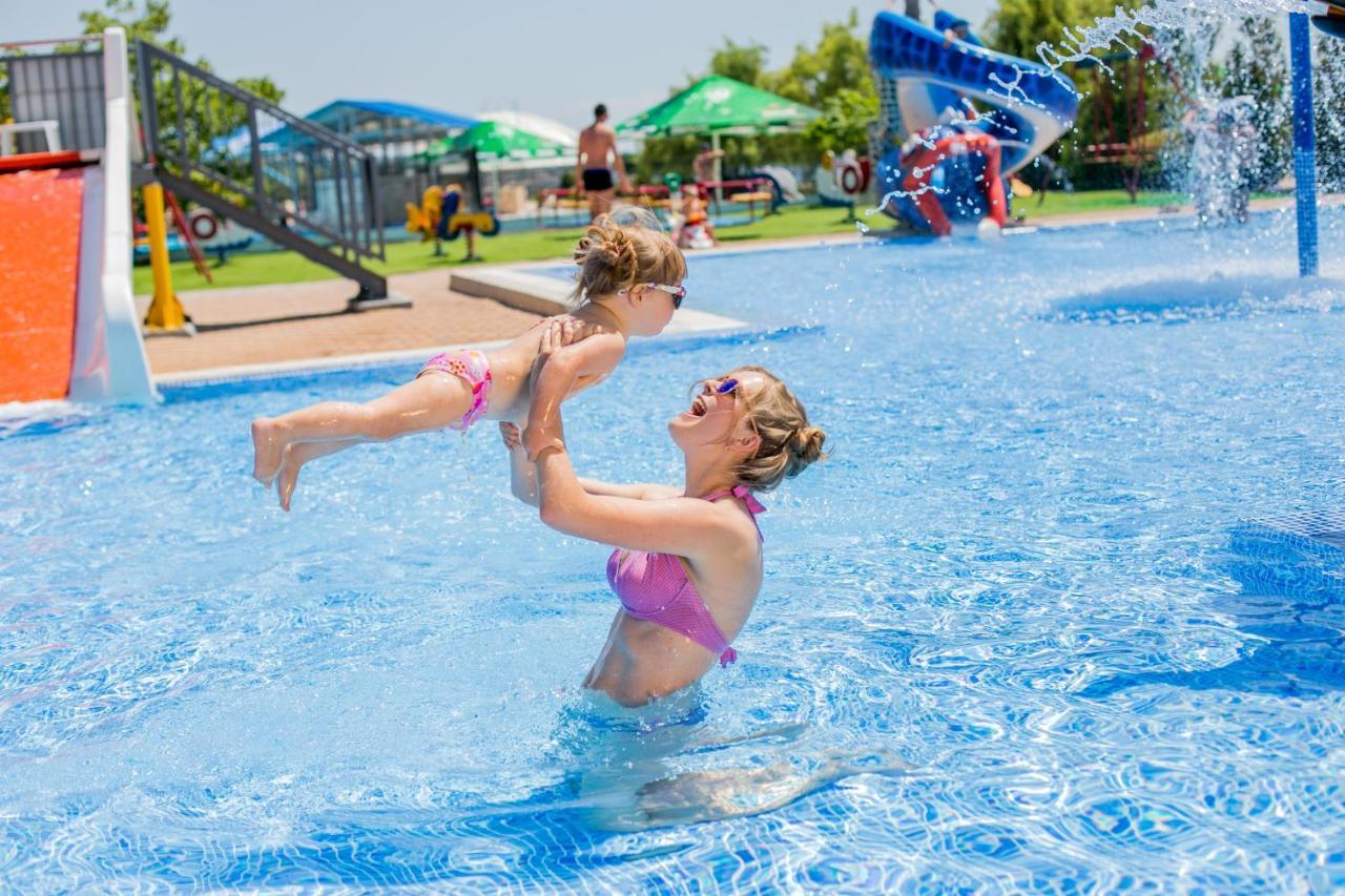 Sportium Hotel Oczaków Zewnętrze zdjęcie